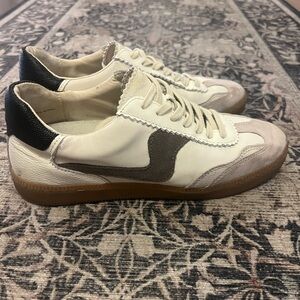 Dolce Vita Peltz Sneakers